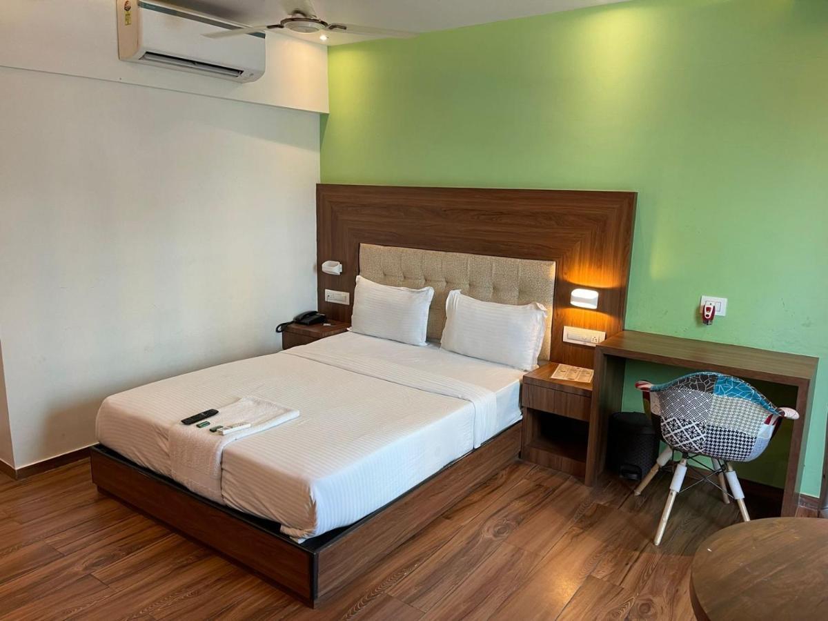 Hotel Byaris International By Bizzgrow Hotels Мумбай Екстериор снимка